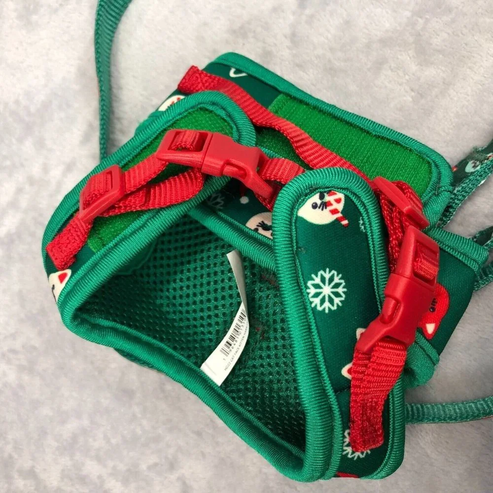 Merry&Bright Cat Vest Harness and Leash 2 Piece Christmas Winter Theme